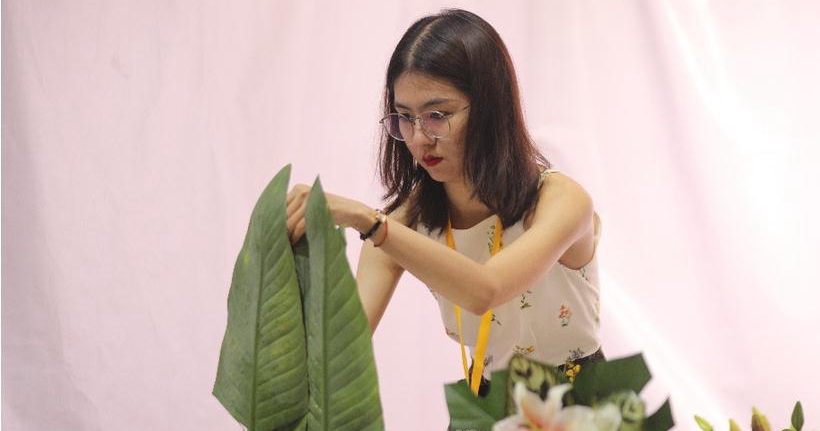 視頻|如此動(dòng)人，和百合來(lái)場(chǎng)約會(huì)吧！第三屆中國(guó)凌源百合節(jié)花藝大賽花絮
