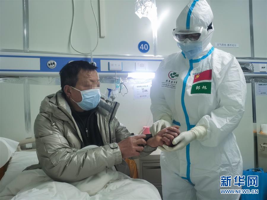 （抗疫一線醫務人員英雄群體·圖文互動）（2）合力護航生命之舟——遼寧、上海、廣東等醫療隊聯手決戰雷神山