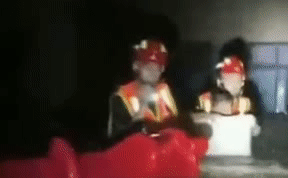 整理箱變小船 小朋友，消防員叔叔來了！